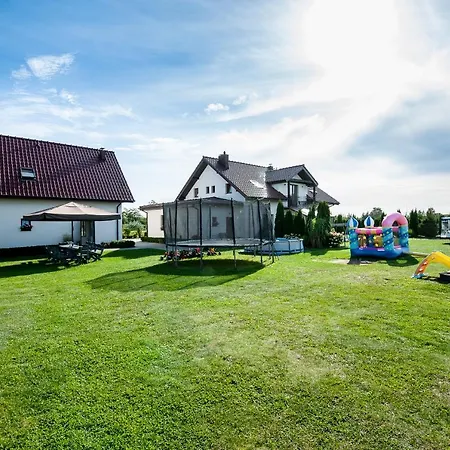 Zagaje Goscinne Pensión Sarbinowo